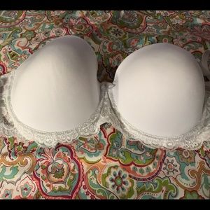 Pretty lace trim bra